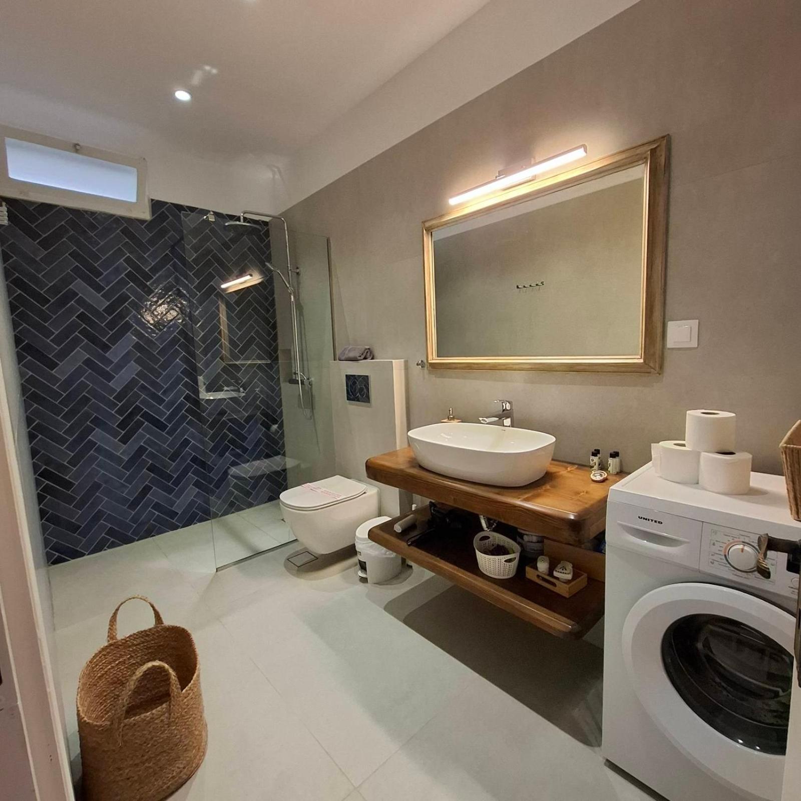 Aquarella-Stylish Veranda Apartment In Centre Of Poros Town Buitenkant foto