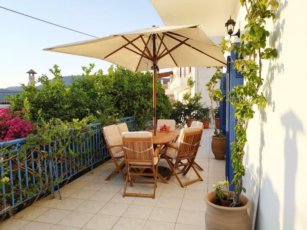 Aquarella-Stylish Veranda Apartment In Centre Of Poros Town Buitenkant foto