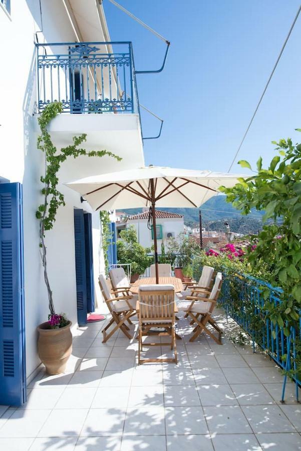 Aquarella-Stylish Veranda Apartment In Centre Of Poros Town Buitenkant foto